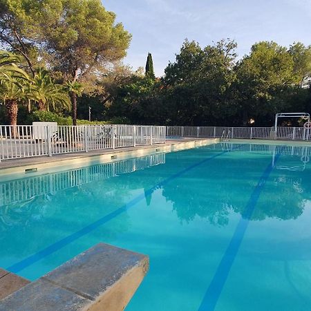ואלאוריס Villa Harmony מראה חיצוני תמונה
