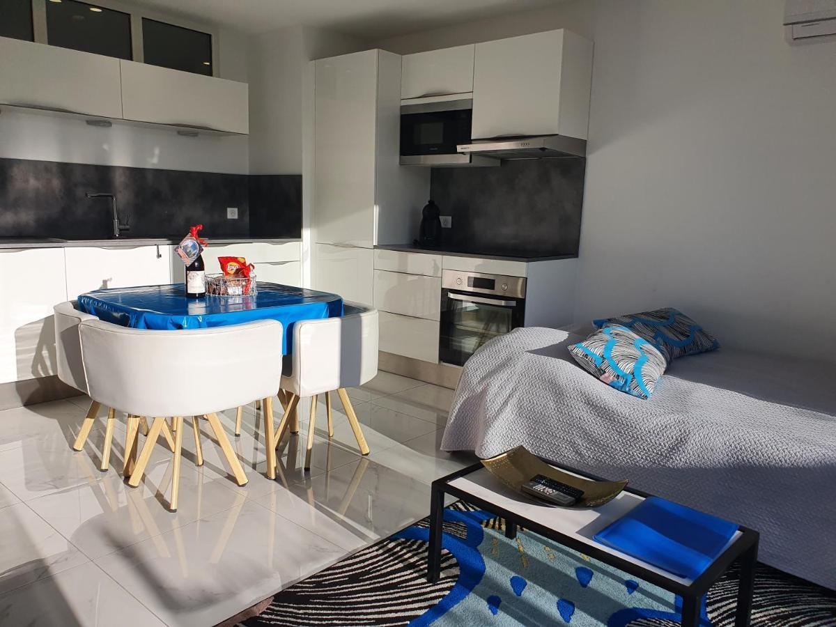 ואלאוריס Villa Harmony מראה חיצוני תמונה